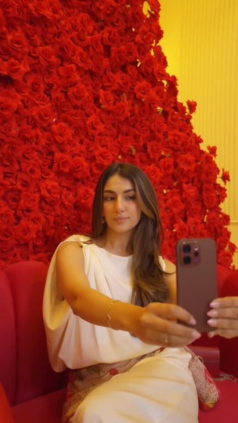 Instagram post by @mehertaluja for Vivo. Caption reads: [...] you know the camera’s doing its job♥️✨....