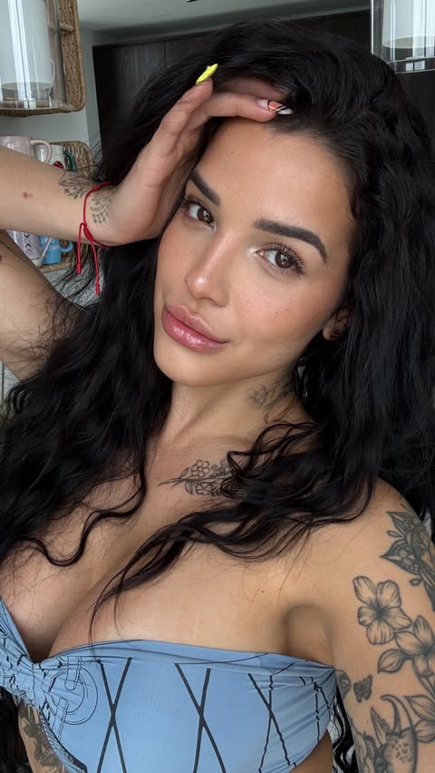 Instagram post by @valebragg for Removery. Caption reads: 2nd session at @removery done 😝 the tattoo....