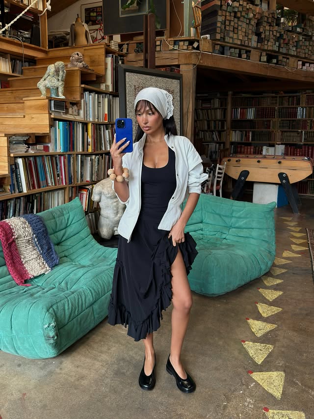 Instagram post by @yellowblao for Jonak. Caption reads: week 51 @jonak.