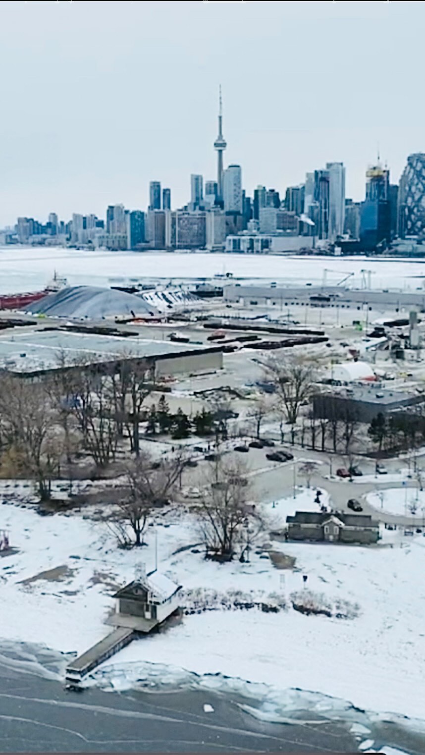 Instagram post by @tinycanada for Destination Ontario. Caption reads: When the strokes of wind painted this master piece....