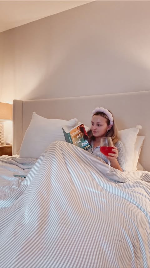 Instagram post by @chandlersbooknook for COZY EARTH. Caption reads: [...] ✨ I recently upgraded my bedding to Cozy....