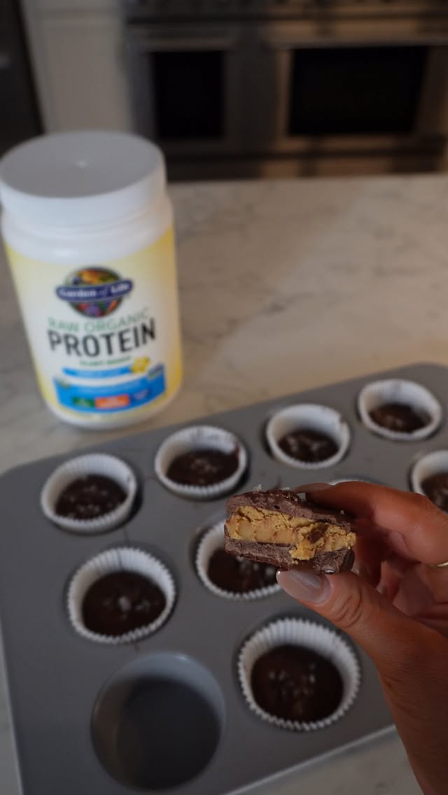 Instagram post by @cristinacapron for Garden of Life. Caption reads: [...] can save 15% on all your favorite....