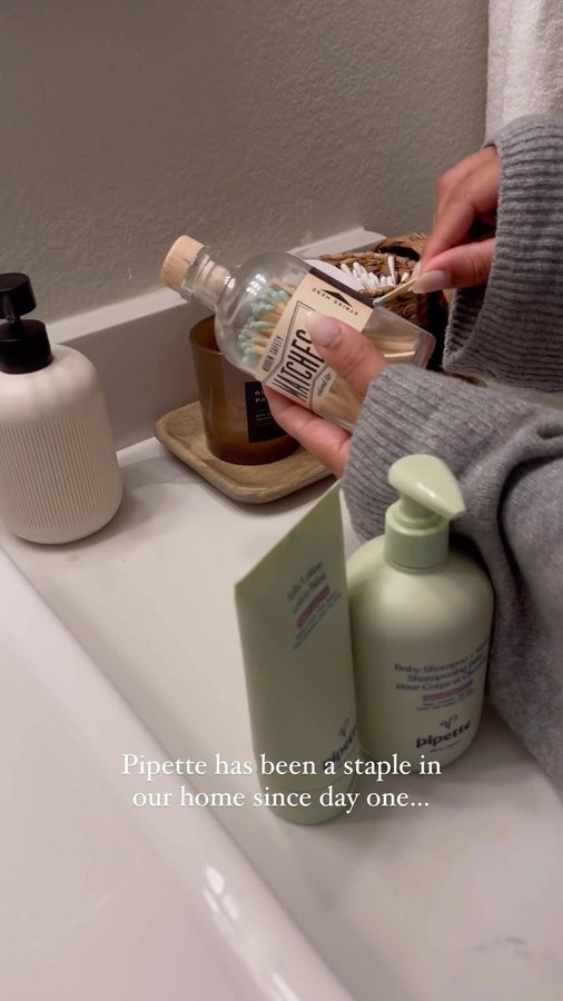 Instagram post by @jaclynmgibson for Pipette. Caption reads: @pipettebaby has been a staple in our home for....