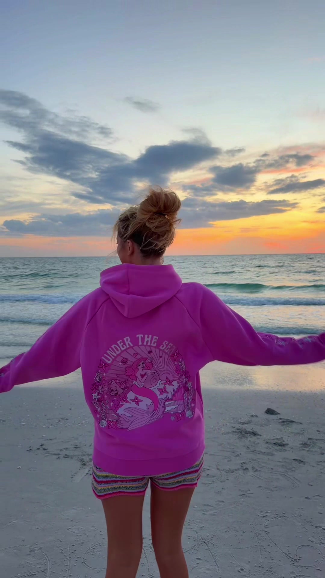 TikTok post by @itsgretawilson for PINK PALM PUFF. Caption reads: The blue to my pinks 💘 @PINK PALM PUFF #sponsored.