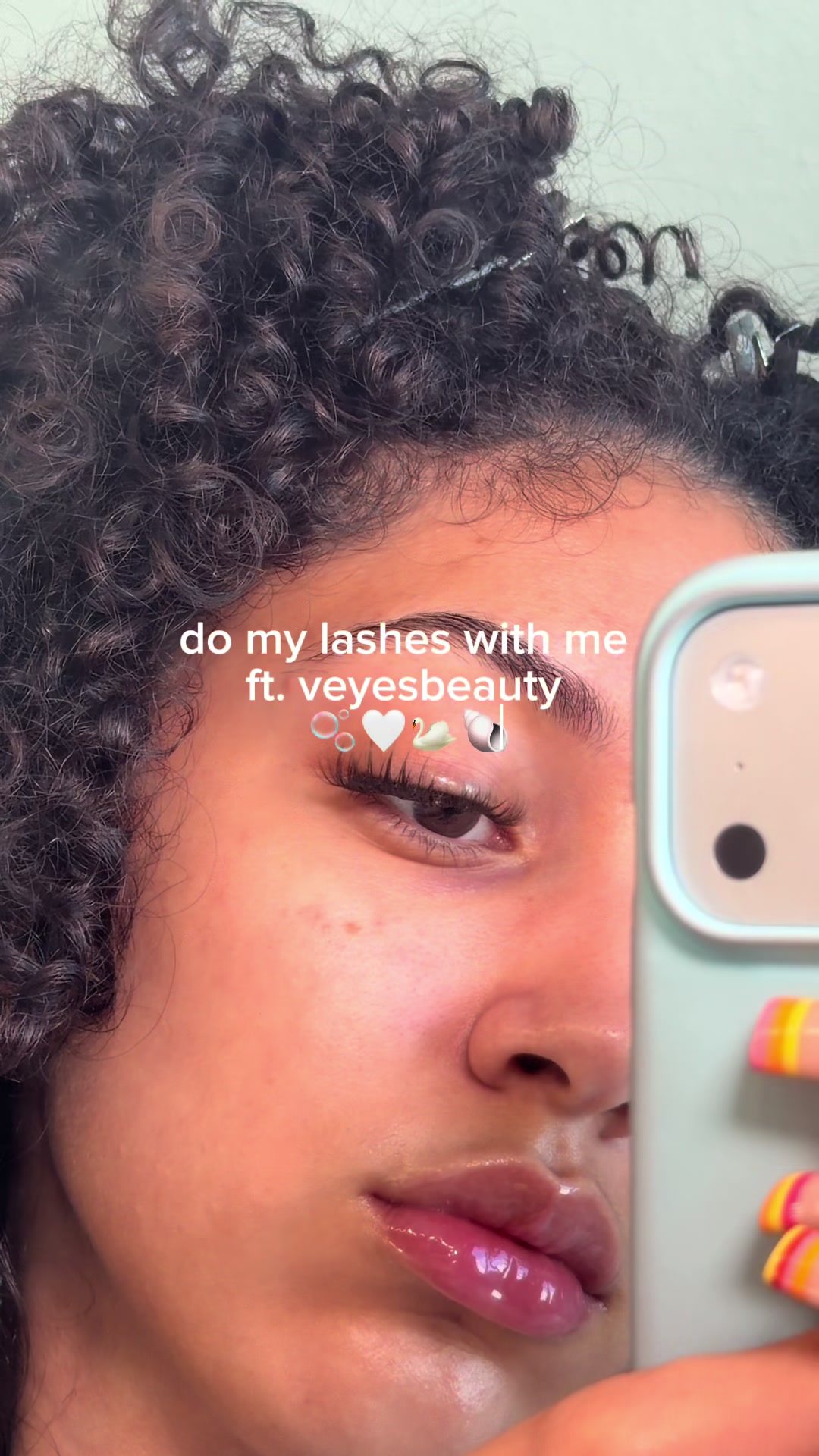 TikTok post by @idelyz.19 for VeyesBeauty. Caption reads: thank you to @VEYESBEAUTY for sending me these....