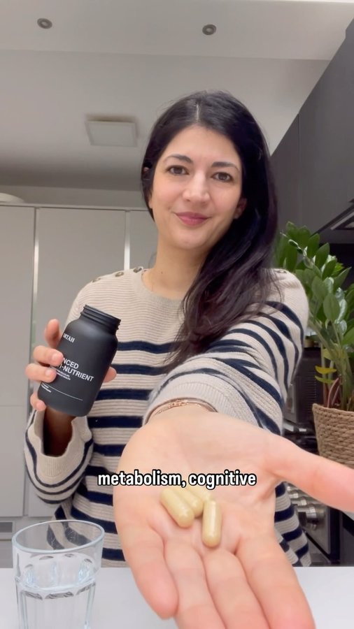 Instagram post by @farzanahnasser_nutrition for ARTAH. Caption reads: #AD I am loving @ARTAH ’s new multi vitamin and....