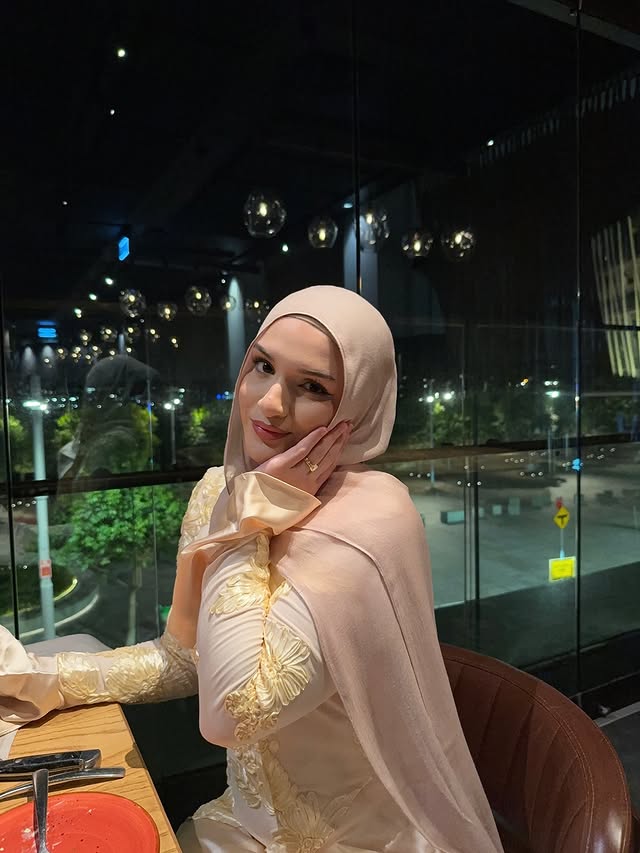 Instagram post by @waheda.elhussein for Nominal. Caption reads: [...] pieces in slides 2&8 are from @nominal who....