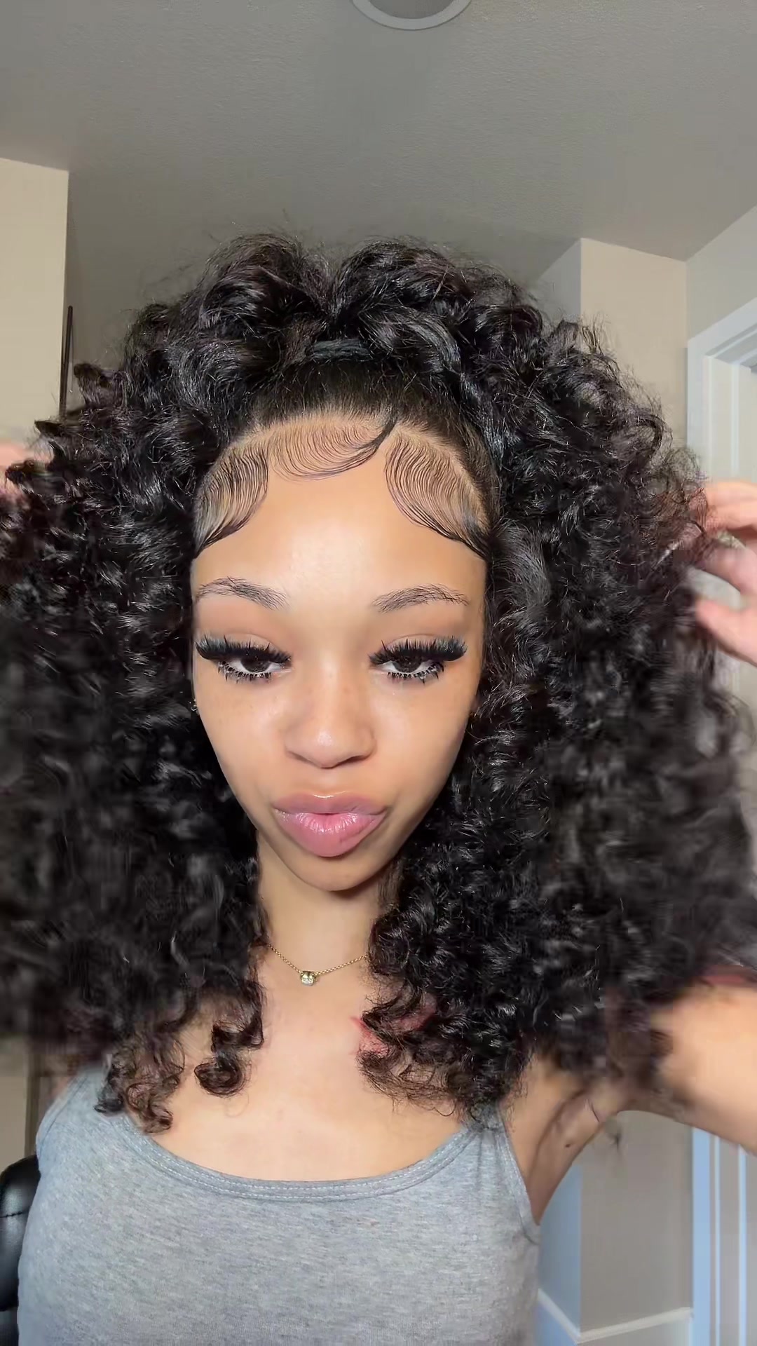 TikTok post by an influencer for Mamushow Hair Store. Caption reads: cute quick updown style🥰🎀 @Mamushow Hair Fashion....