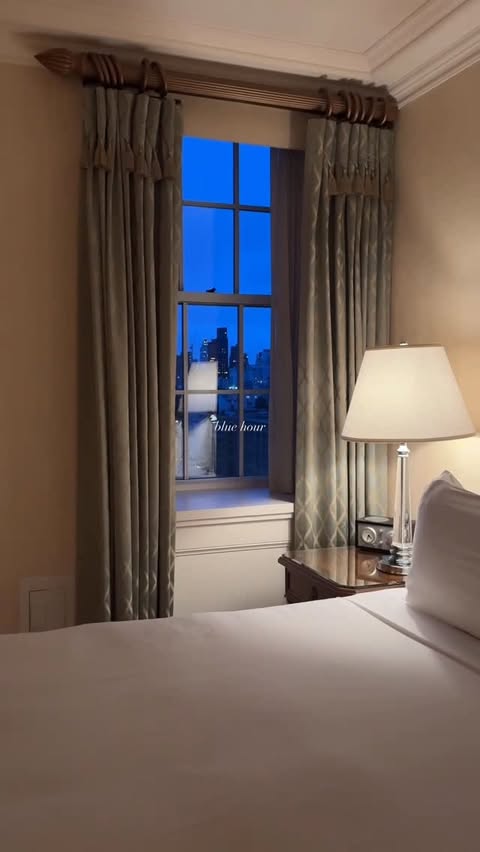 Instagram post by @margot.lee for Hotels.com. Caption reads: #EGAmbassador the only Christmas blues I want 🫂....