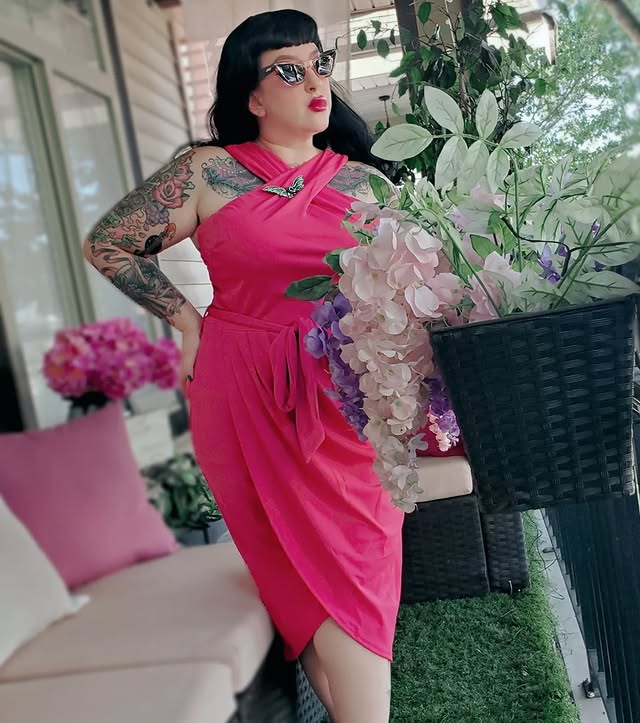 Instagram post by @kerosenedeluxe for Hanna Nikole. Caption reads: Saturday night Barbie vibes 💖 Dress:....