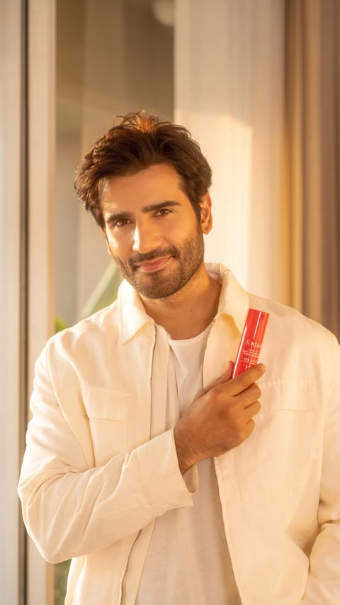 Instagram post by @karantacker for Foxtale. Caption reads: [...] all science-backed. Been reaching for....