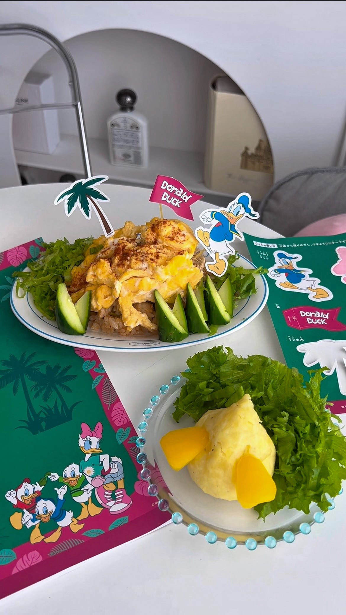 Instagram post by @nakajima_natsuki for Oisix. Caption reads: 🐥⊹₊🥣౨ৎ‌
⁡
⁡
おはよう🥱𓈒𓏸 
時間がある日の#朝ごはん🐥🩵....