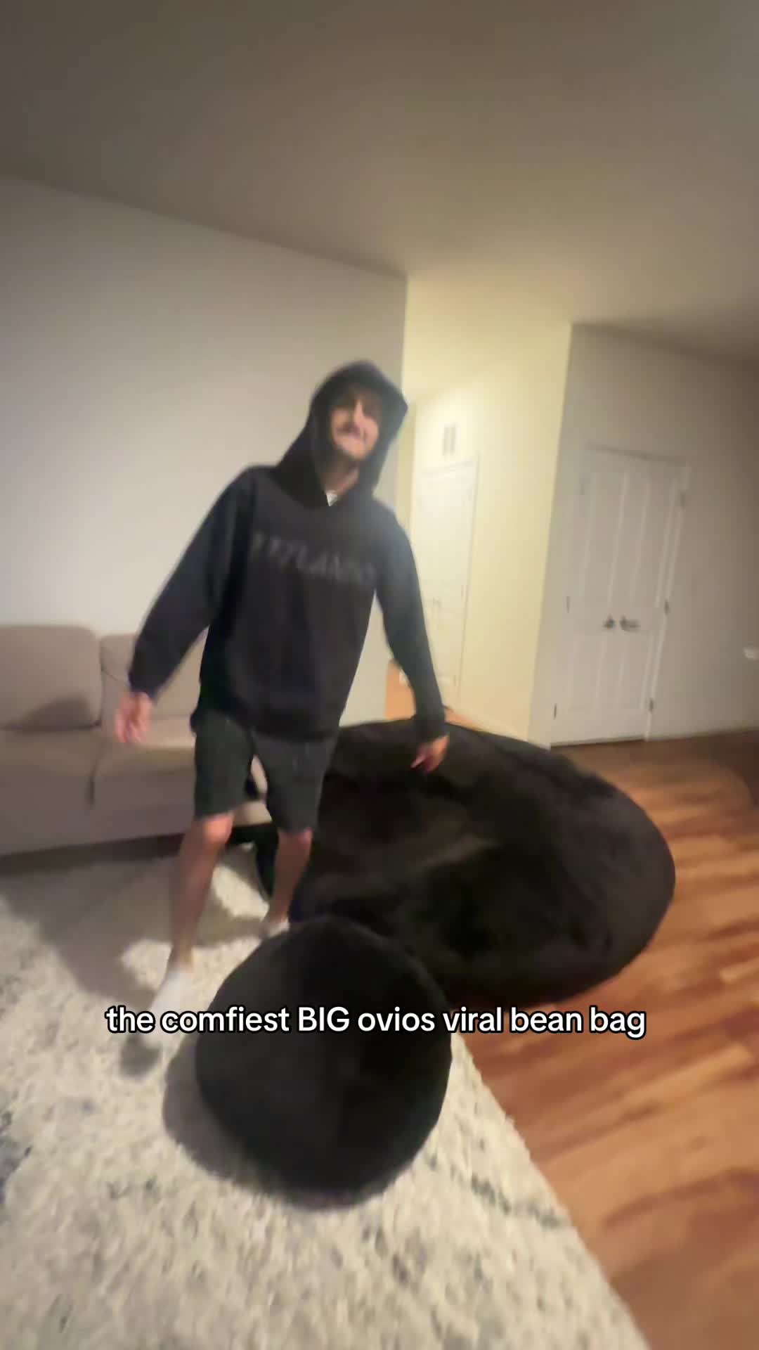 TikTok post by @jazlynnlpacheco for OVIOS OFFICIAL. Caption reads: @Ovios Furniture🇺🇸 @OVIOS OFFICIAL my favorite....