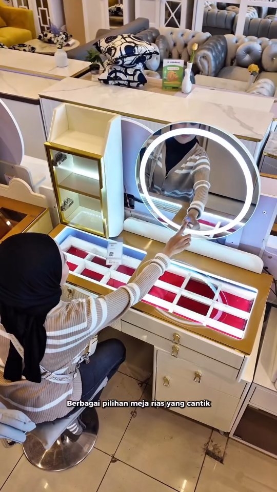 Instagram post by @makassar_iinfo for F2C Furniture. Caption reads: Furniture terlengkap dan termurah hanya di....