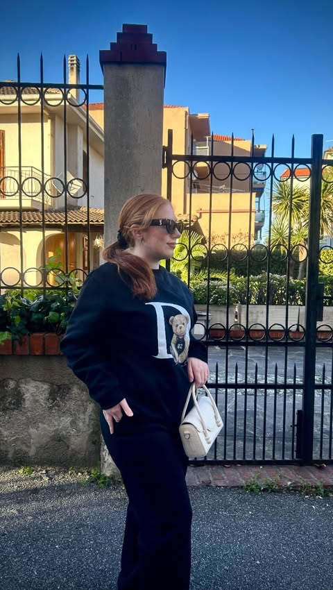 Instagram post by @sarakruja_ for Voghion. Caption reads: Ootd✨ @voghion_global Use my discount codes for....
