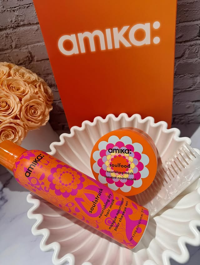 Instagram post by an influencer for amika. Caption reads: #GiftedByAmika ✿❯───𝔸𝕞𝕚𝕜𝕒────❮✿ So happy....