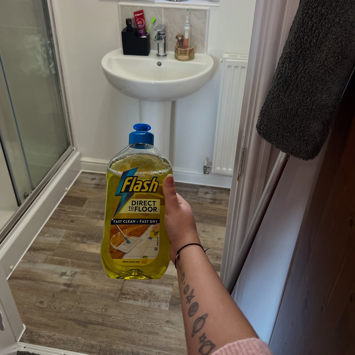 Instagram post by @ourfirsthomekildare for SuperSavvyMe. Caption reads: [...] have freshly cleaned floors😍🍋🫧🧹....