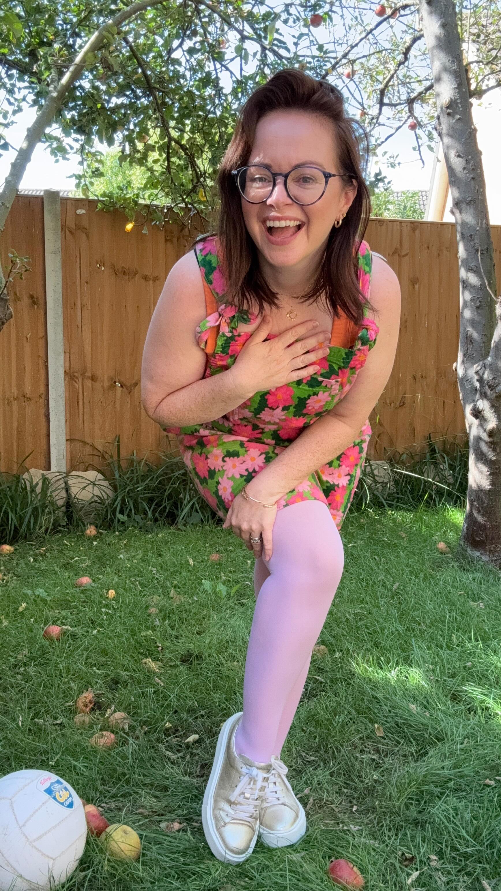 Instagram post by @rionaoconnor_ for Snag Tights. Caption reads: AD Other tights? Crap. They dig, roll, rip, and....