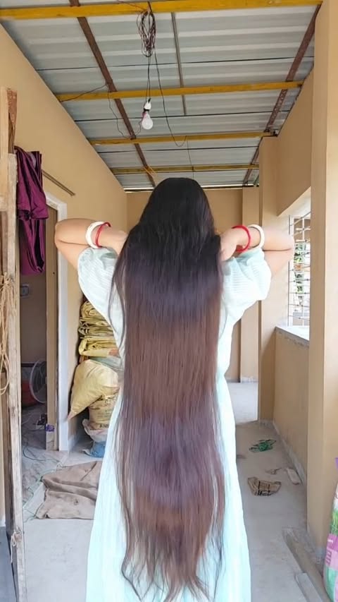 Instagram post by @evergreen_with_anisha for Bare Anatomy. Caption reads: [...] Routine 🧴🫧✨️ Comment Down for Link....