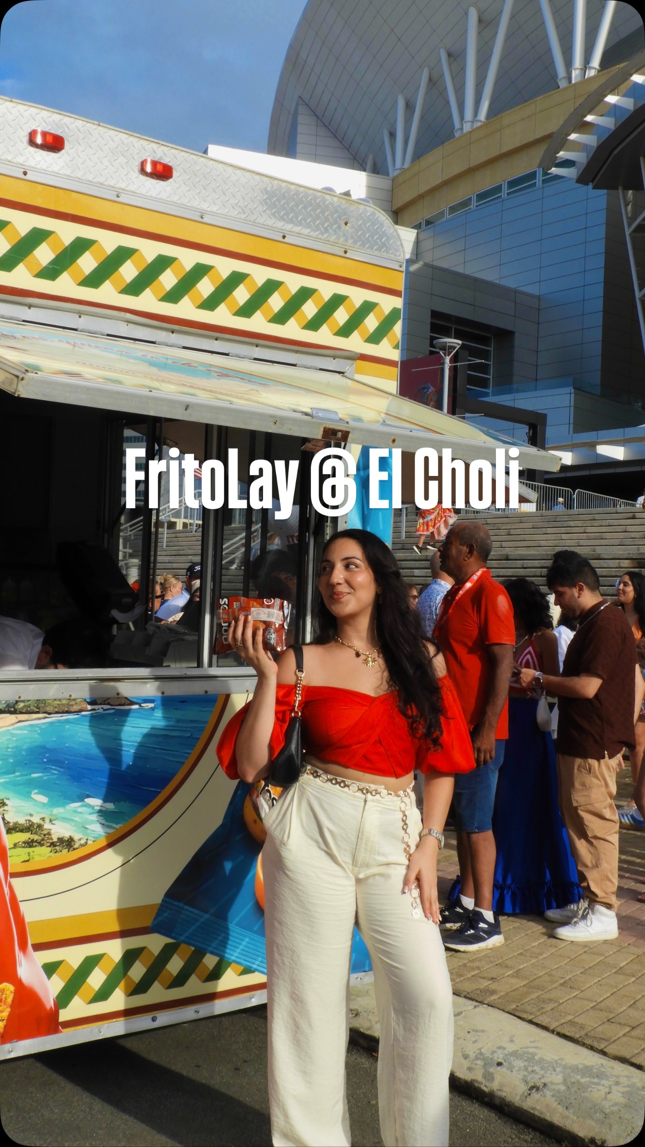 Instagram post by @missthaisss for FritoLay. Caption reads: Sales con hambre del concierto? 👀
Ya sabes dónde....