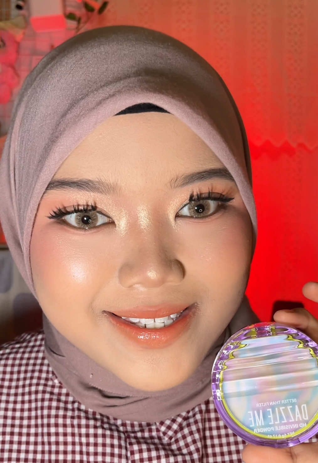TikTok post by @4insuhaila for DAZZLE ME Malaysia. Caption reads: [...] up tanpa risau make up jadi crack @DAZZLE ME....