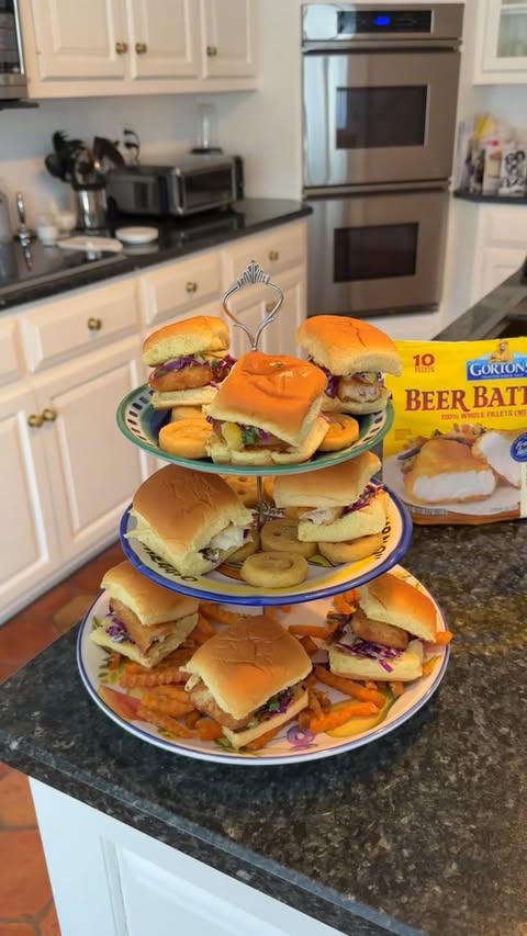Instagram post by @flipdaddie for Gorton's. Caption reads: [...] & my favorite fish sliders made with....