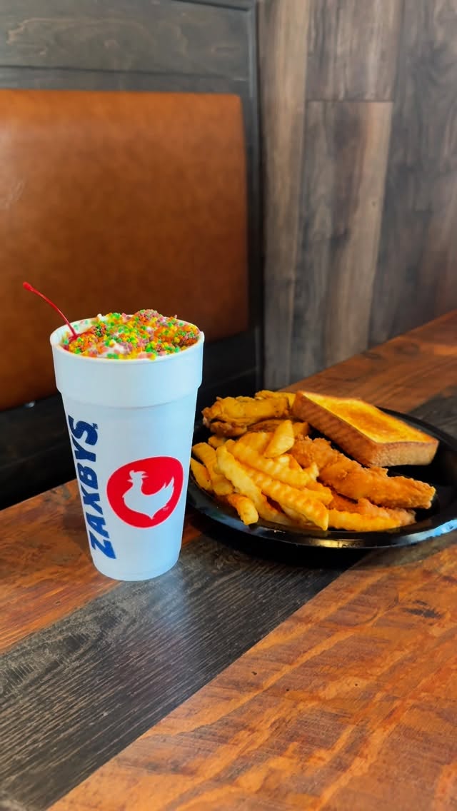Instagram post by @life_withkaymarie for Zaxby's. Caption reads: #ad @realzaxbys just leveled up dessert time! They....