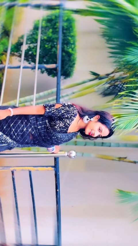 Instagram post by @miss.qween_x14 for Instant Bollywood. Caption reads: Draped a dream Vibes~🤍✨👀🩷 #odiareels....