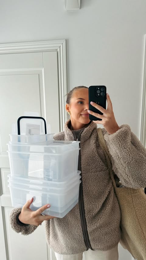 Instagram post by @laurenvlm for IKEA Eesti. Caption reads: 👵🏼❄️sügavkülma päevikud vol 2!! ehk siis mina....