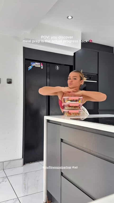 Instagram post by @oliviabroadbentt for MyFitnessPal. Caption reads: winter arc week of eats 🩷

 @myfitnesspal meal....