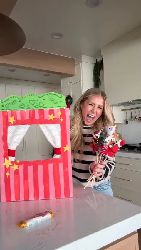 Instagram post by @rebekahmarsden for Perfect Bar. Caption reads: HOLIDAY PUPPET SHOW 🎅🏼🐭 working smarter and not....