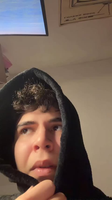 Instagram post by @manu.aniello for Prada. Caption reads: elevate your outfits with @prada 
👓....