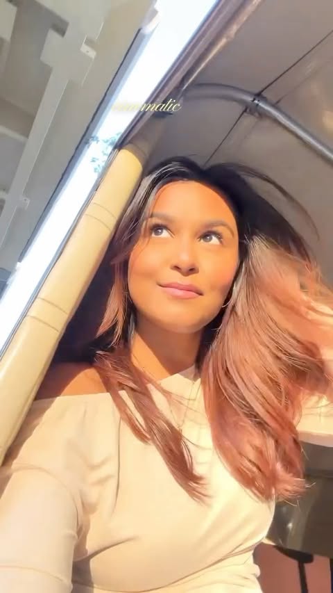 Instagram post by @mridul_sharmaa for Pantene. Caption reads: [...] on my hair!
That’s when I know it’s time to....