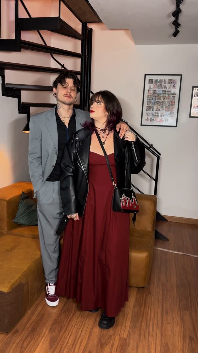 Instagram post by @shiujulianna for Melissa. Caption reads: [...] ju 
Vestido @adorofarm @oqvestir 
Sapato....