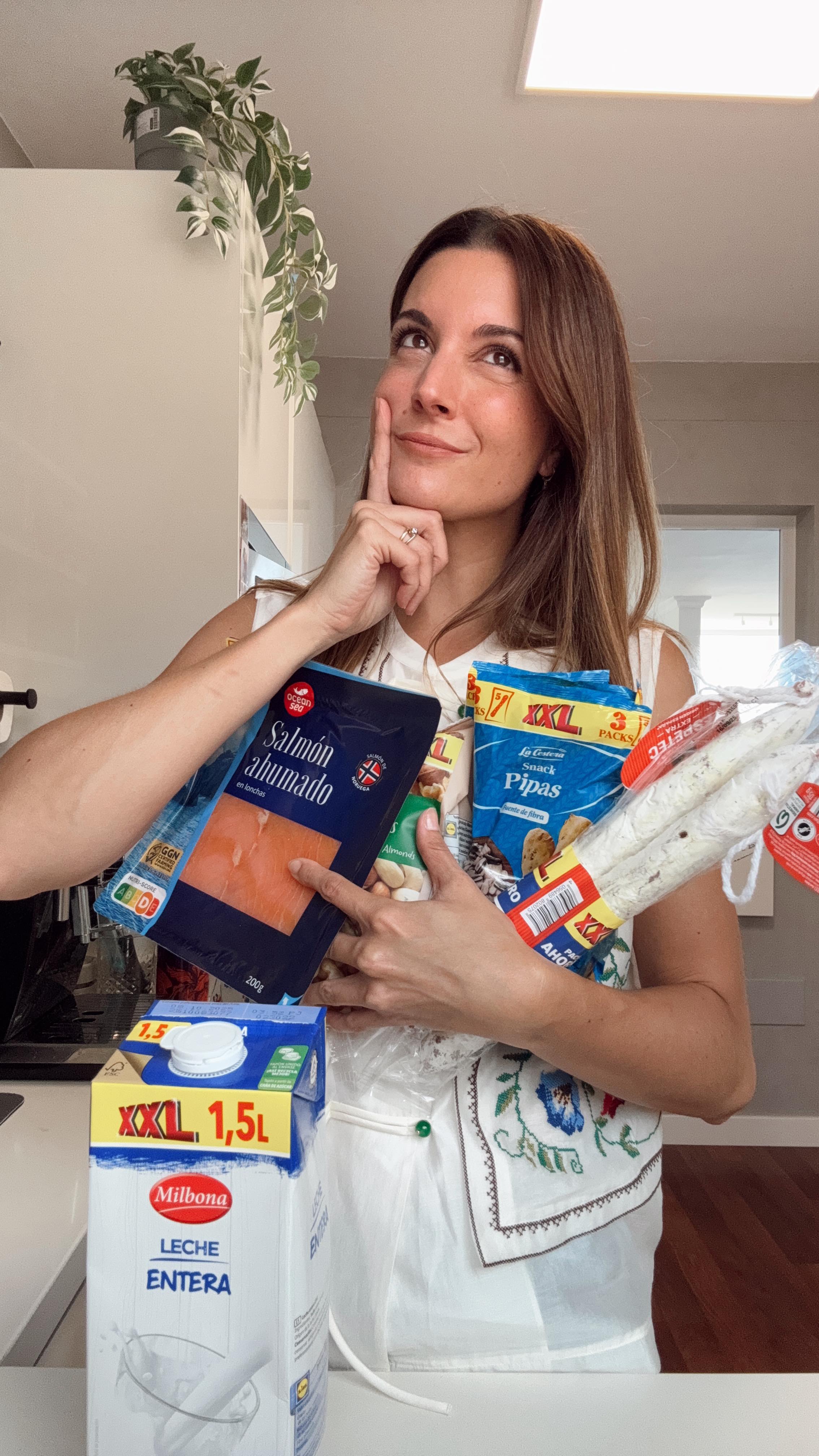 Instagram post by @marilynsclosetb for Lidl CZ. Caption reads: 1 minutos, 2 ingredientes principales, 6 recetas y....