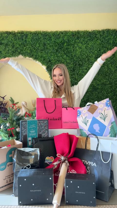 Instagram post by @mara_polith for Cosibella. Caption reads: Unboxing With Me 
- Τα Pr της Εβδομάδας -
Part 1....