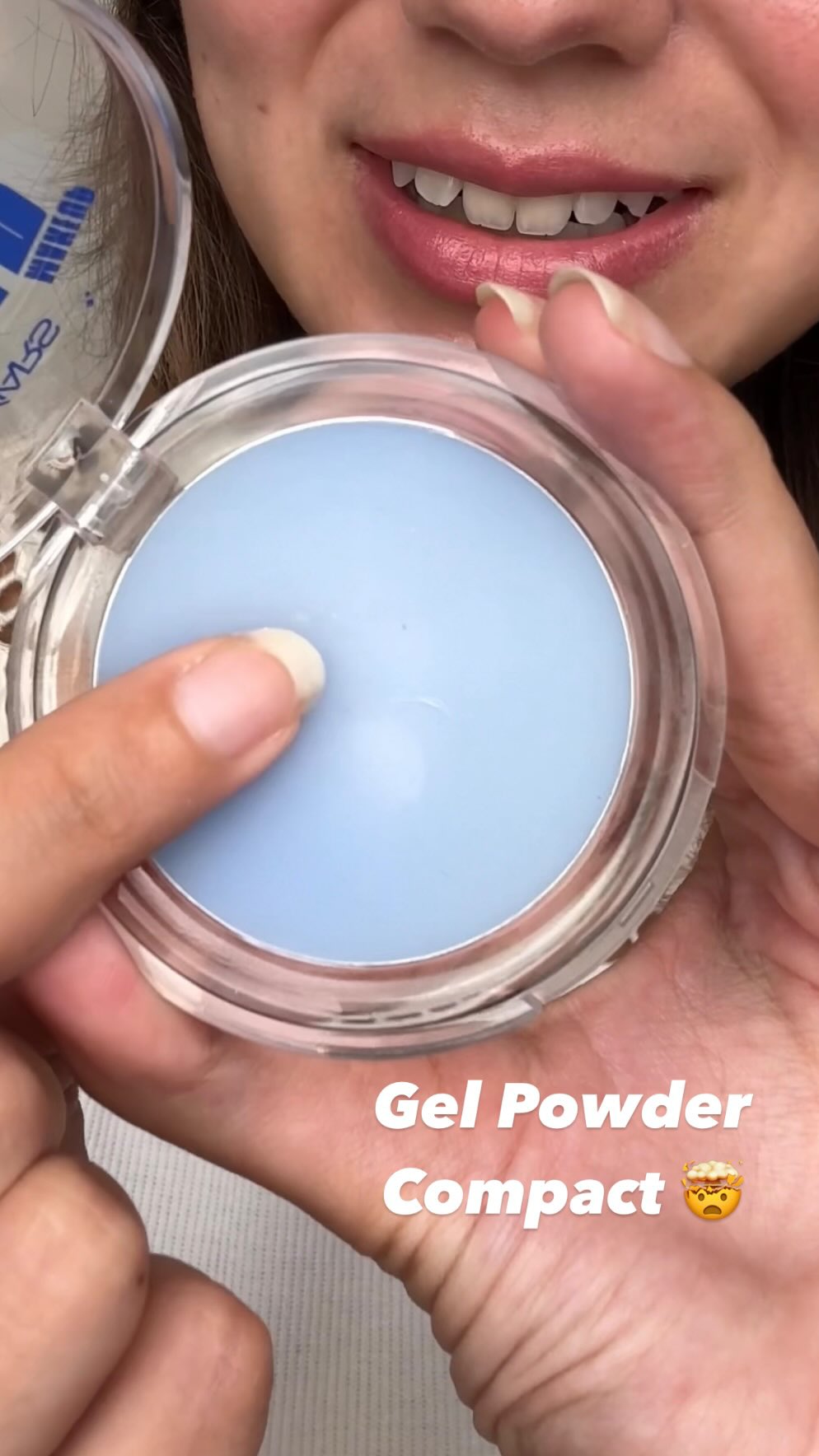 Instagram post by @globalbeautyfinds for MARS Cosmetics. Caption reads: Wait for it.. 🤯
Is this a gel or powder?!

I saw....