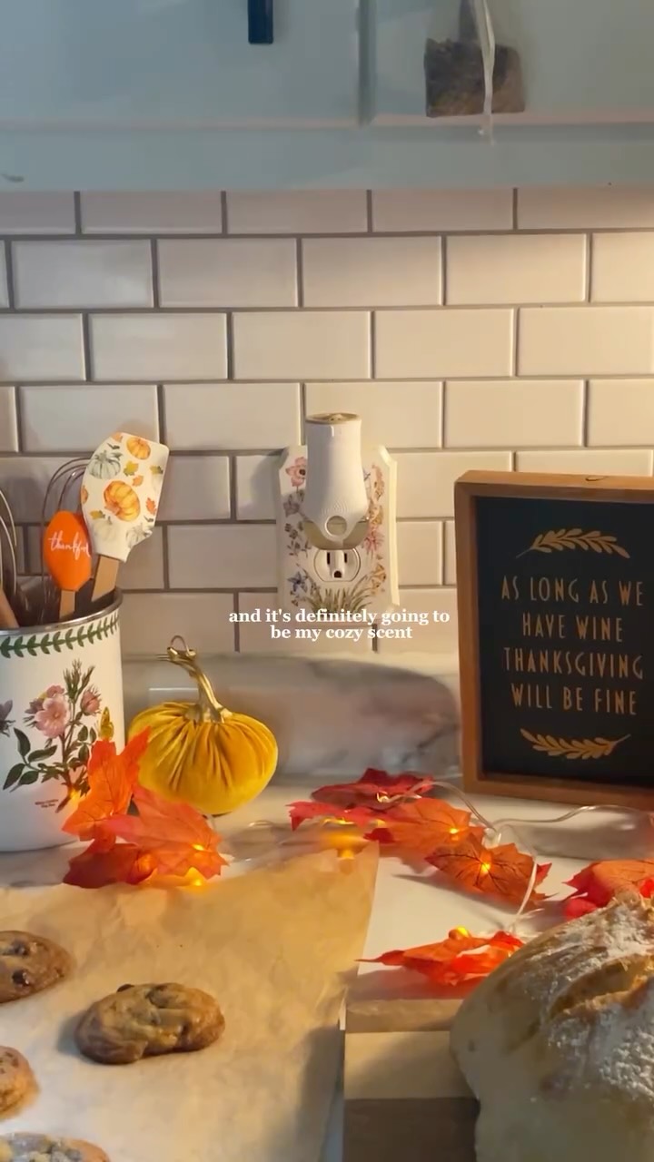 Instagram post by @arabella.overton for Glade. Caption reads: [...] scent to my home. This year, it’s the Glade®....