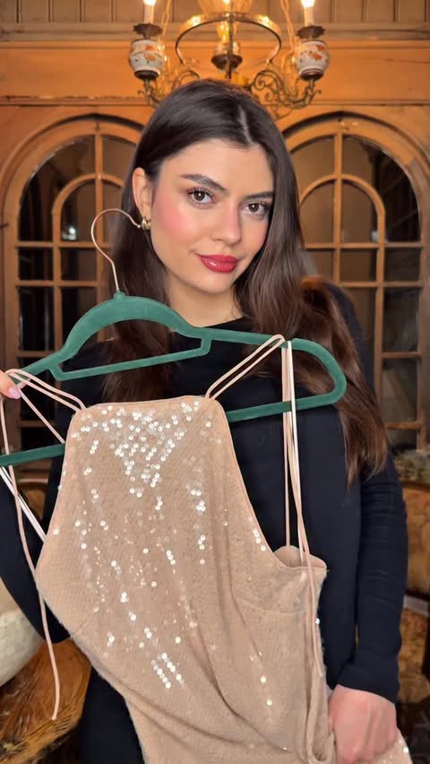 Instagram post by @elisa.chiroiu for Fashion Days. Caption reads: GRWM 🧚🏼 full @fashiondays outfit *gifted dress:....