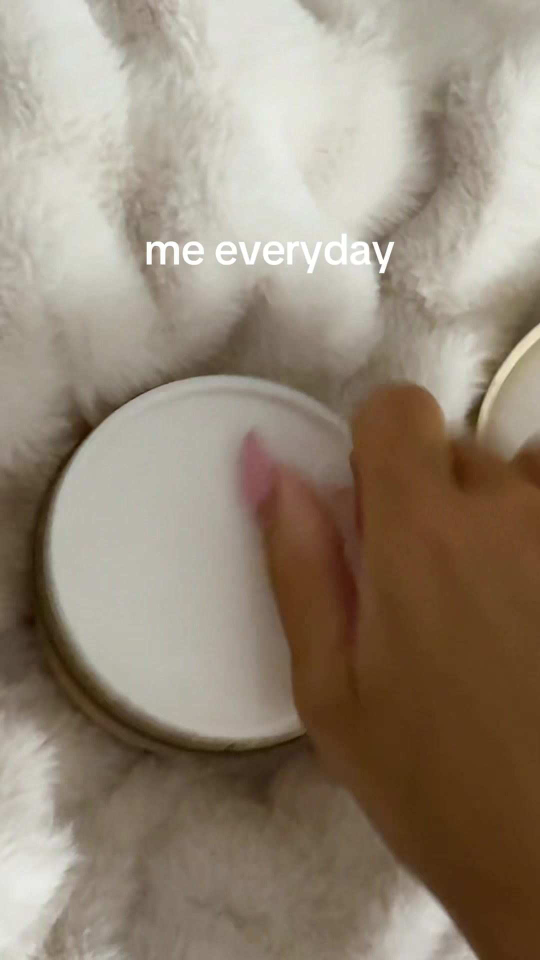 TikTok post by @sofiareparto for Saltair. Caption reads: @Saltair Body ily i just can’t function with long....