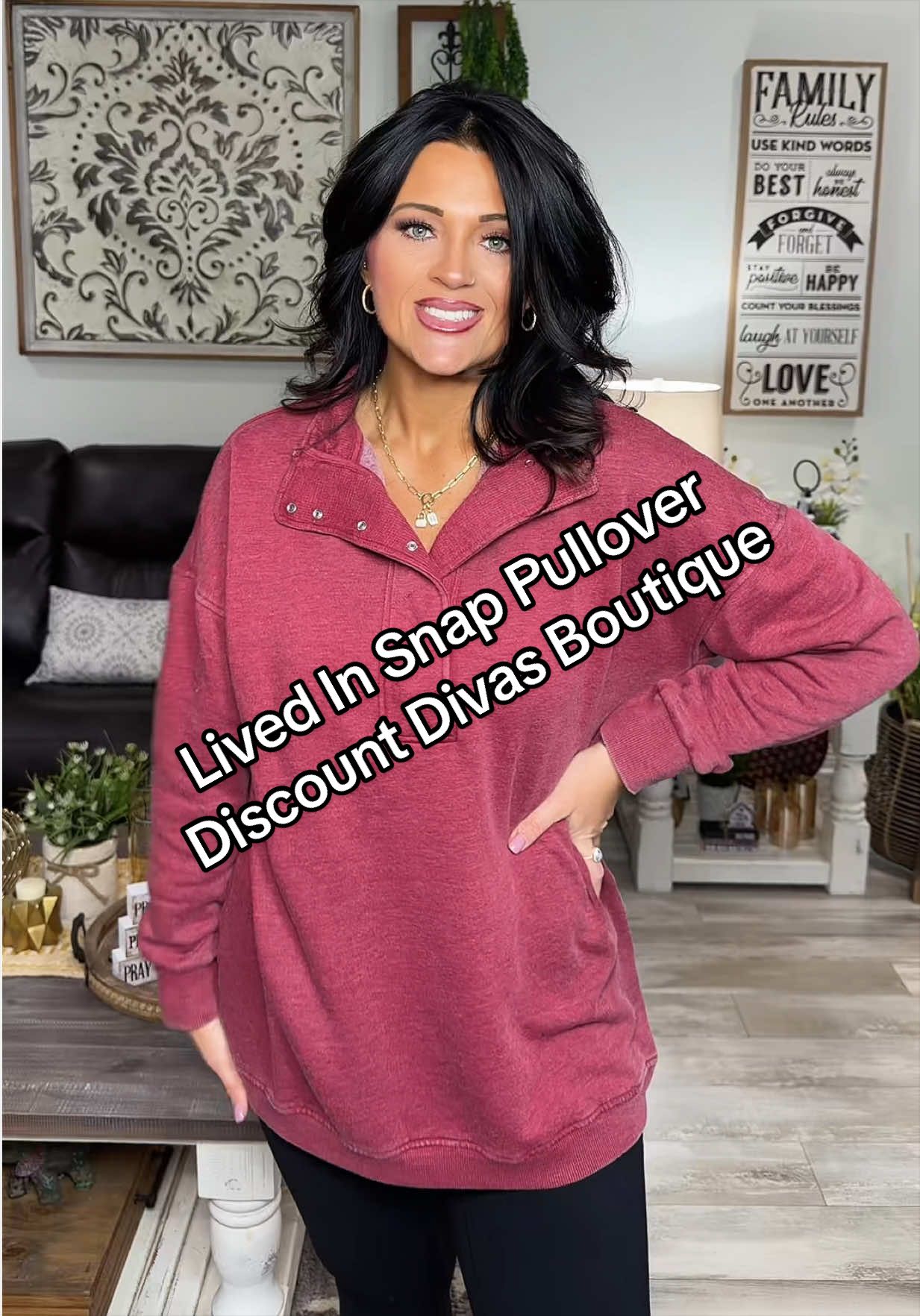 TikTok post by @hannahnappyhair for Discount Divas. Caption reads: [...] #sweatshirt #womensfashion @Discount Divas....