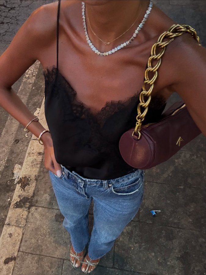 Instagram post by @selennergiz for Manu Atelier. Caption reads: Latest dump🤎 #fyp #ootd #reklam.