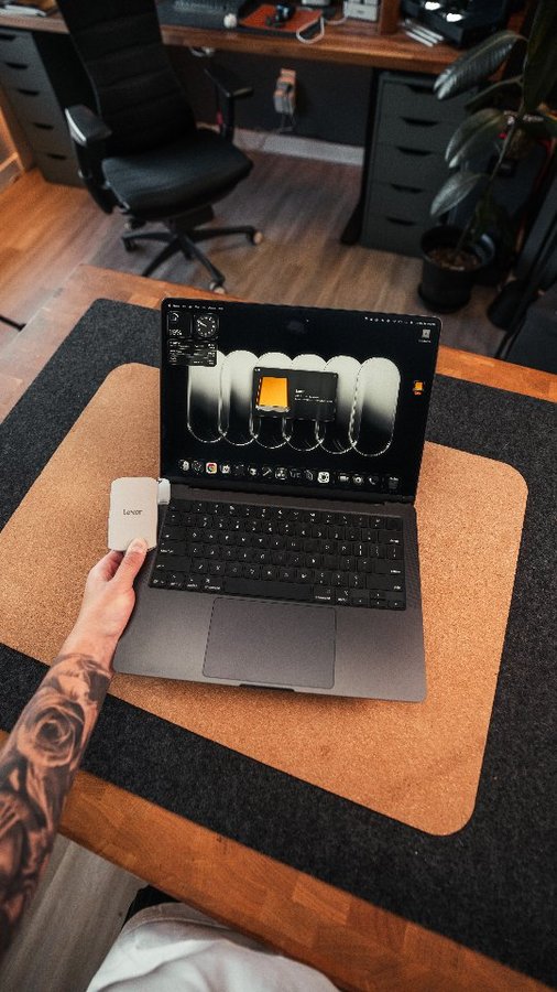 Instagram post by @andresvidoza for Lexar. Caption reads: MacBook Pro & Air Tip!

This here is the Lexar ES5....