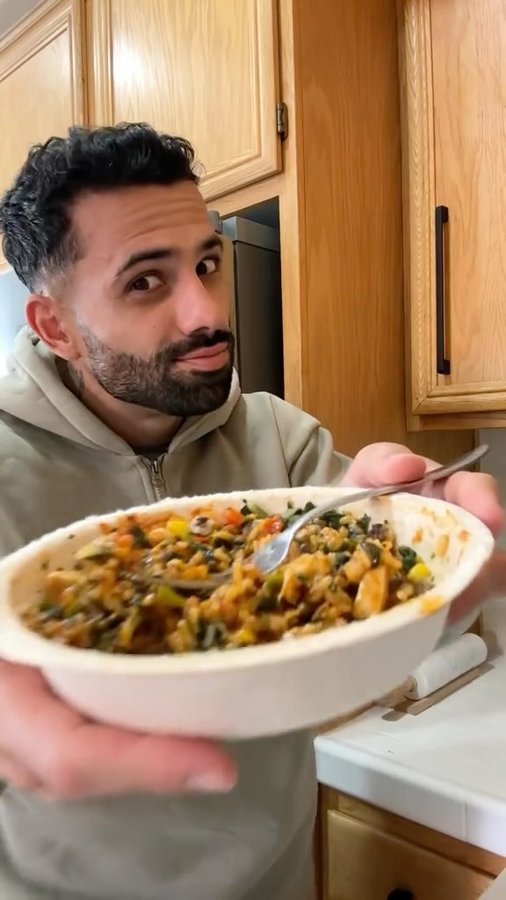 Instagram post by @joebronston for Healthy Choice. Caption reads: #ad Between hitting my workouts and chasing my....