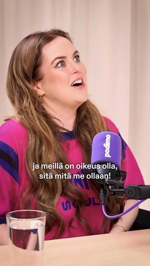 Instagram post by @vappendaali for Podimo FI. Caption reads: Mainos/ oma podi @podimo_fi 
Valo Pimiässä....