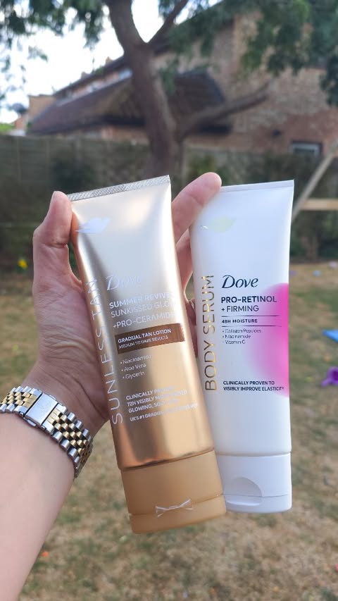 Instagram post by @oakleyandmummy for Dove. Caption reads: [...] for summer: 🤍 Step 1: Prep & Firm with Dove....