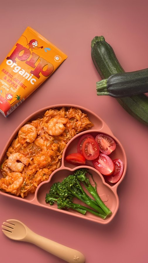 Instagram post by @tinytumsrecipes for Pip Organic. Caption reads: One pot prawn and tomato orzo 🍅 🦐 
I’ve teamed....