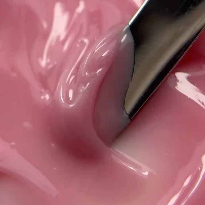 Instagram post by @amanda.sudolll for Semilac. Caption reads: Tixo Gel Natural Peach od @semilac ✨🌸

#tixogel....