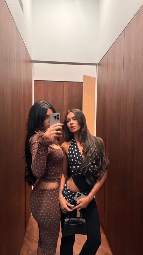 Instagram post by @amberlawes for COZY EARTH. Caption reads: @cozyearth 🤍 Use code CHAMBER for up to 40% off....