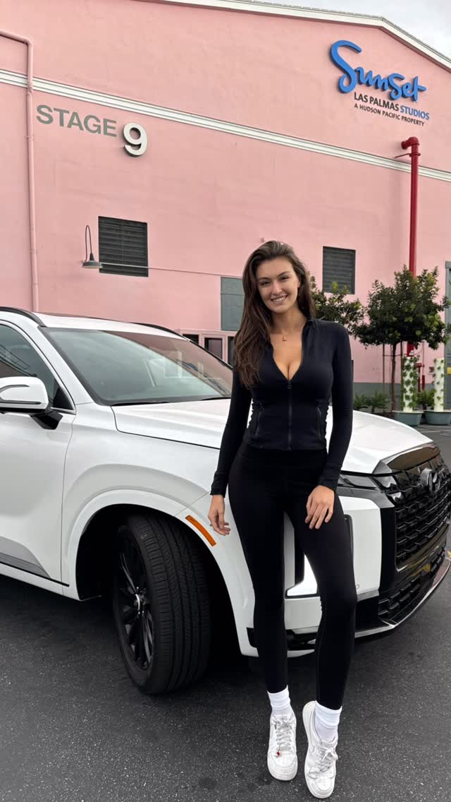Instagram post by @beautyandbrainswithatwist for Hyundai. Caption reads: Adventures in The Hyundai Palisade!.